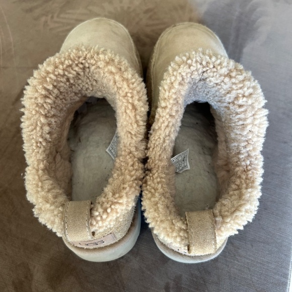 Women's UGG Classic Ultra Mini Spillseam size 8 - Picture 6 of 9